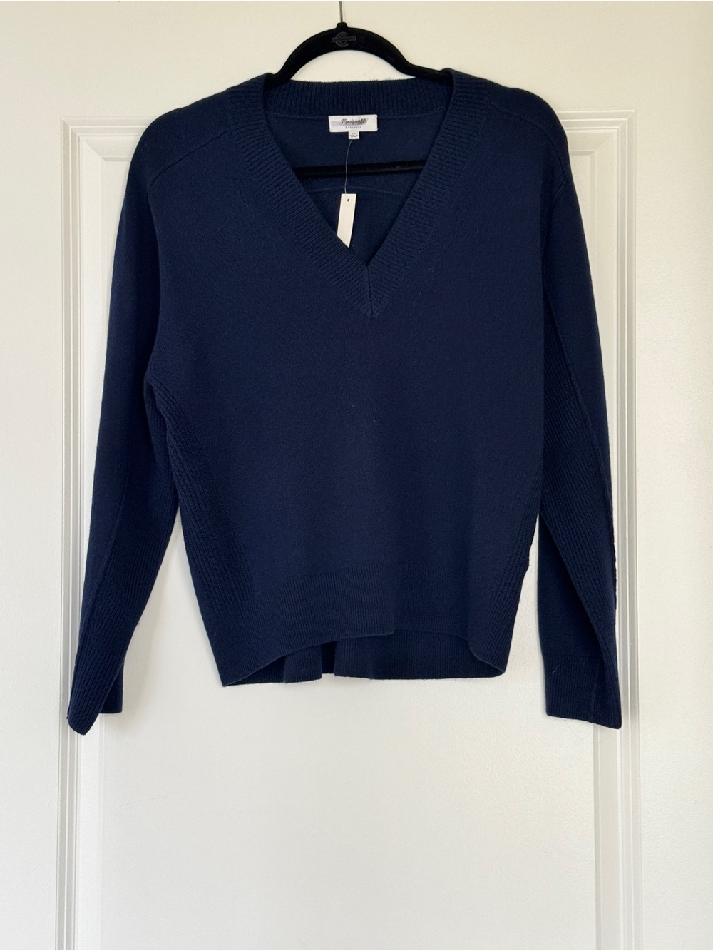 NWT! MADEWELL Women’s Cashmere V-Neck Sweater in Dark Cosmos Navy Size XS - Picture 2 of 12